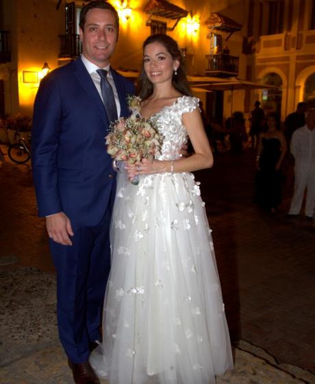 Los recién casados, Greg Peter y Cristina Cabrales.