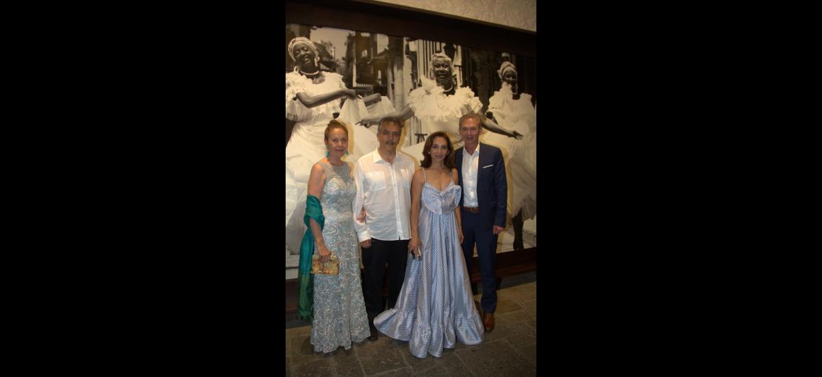 Amparo Rodríguez, Juan Felipe Rivero, Gloria Luz Gutiérrez y Carlos Gutiérrez.
