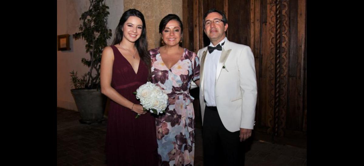 Camila Ramírez, Adriana Reyes y Carlos Ramírez.//Kailline Giraldo - El Universal.