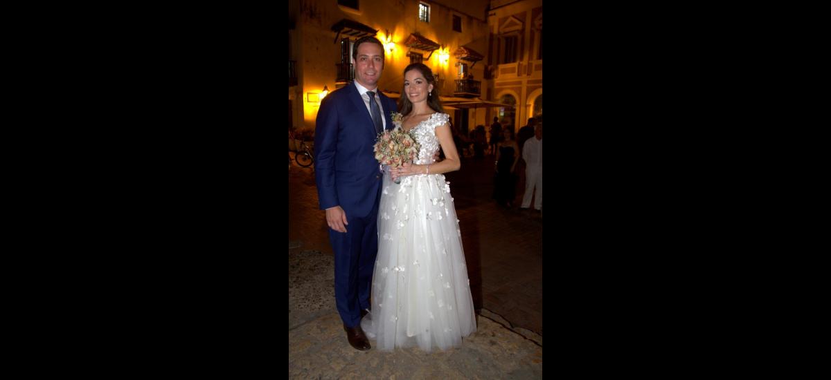 Los recién casados, Greg Peter y Cristina Cabrales.