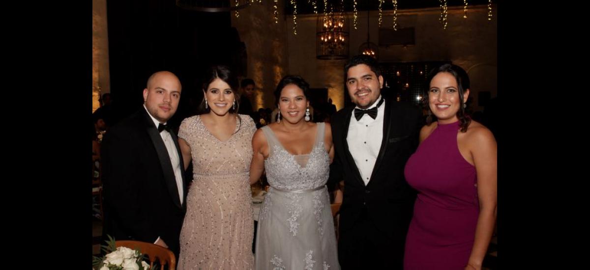José Luis Morales, Daniela Román, Diana Arango, Julián Reyes y Nicole Anderson.
