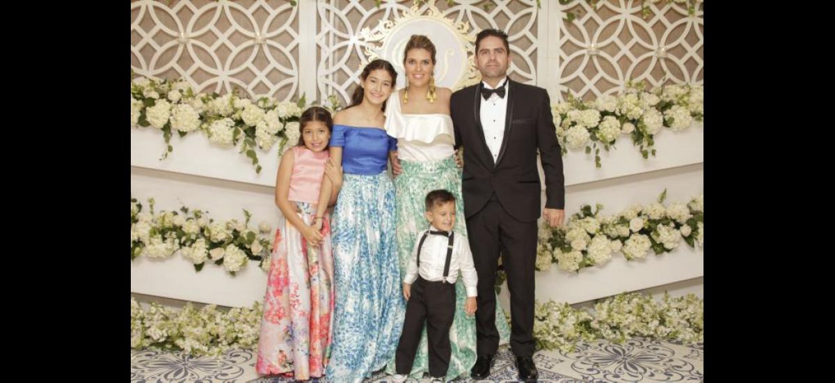 Mariana Vélez, Sofía Vélez, María Caro Vélez, Martín Camacho y Andrés Camacho.