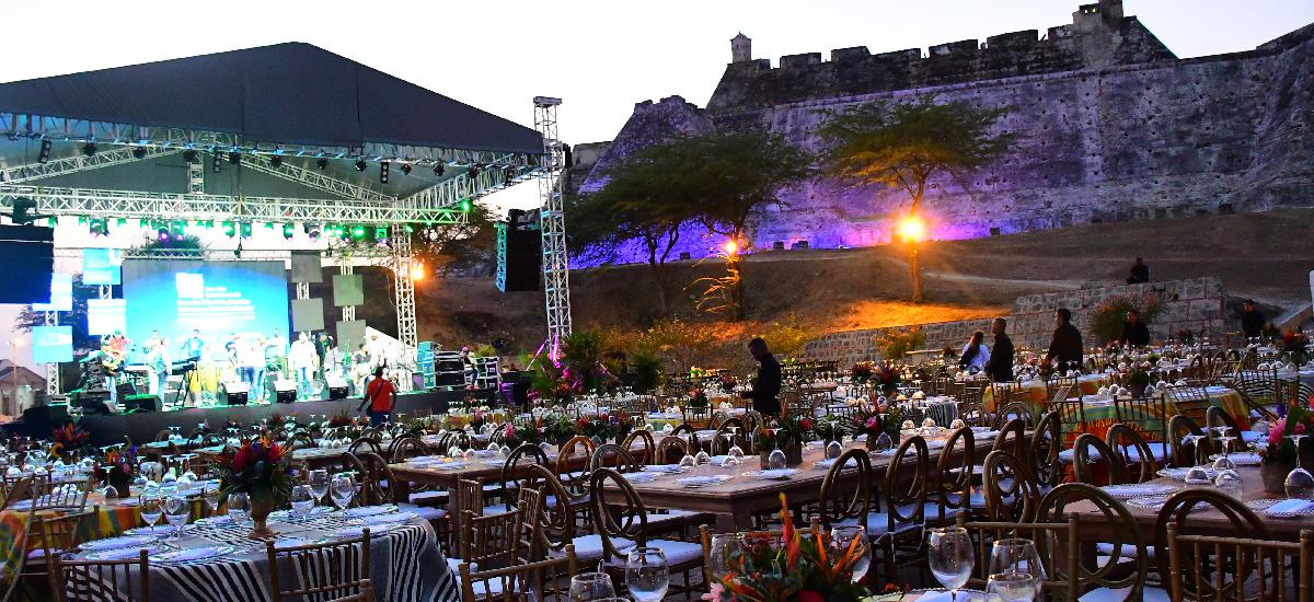 El Castillo San Felipe de Barajas, el baluarte más imponente de la ciudad, se engalana para una boda de ensueño. FOTOS CORTESÍA ESCUELA TALLER CARTAGENA DE INDIAS